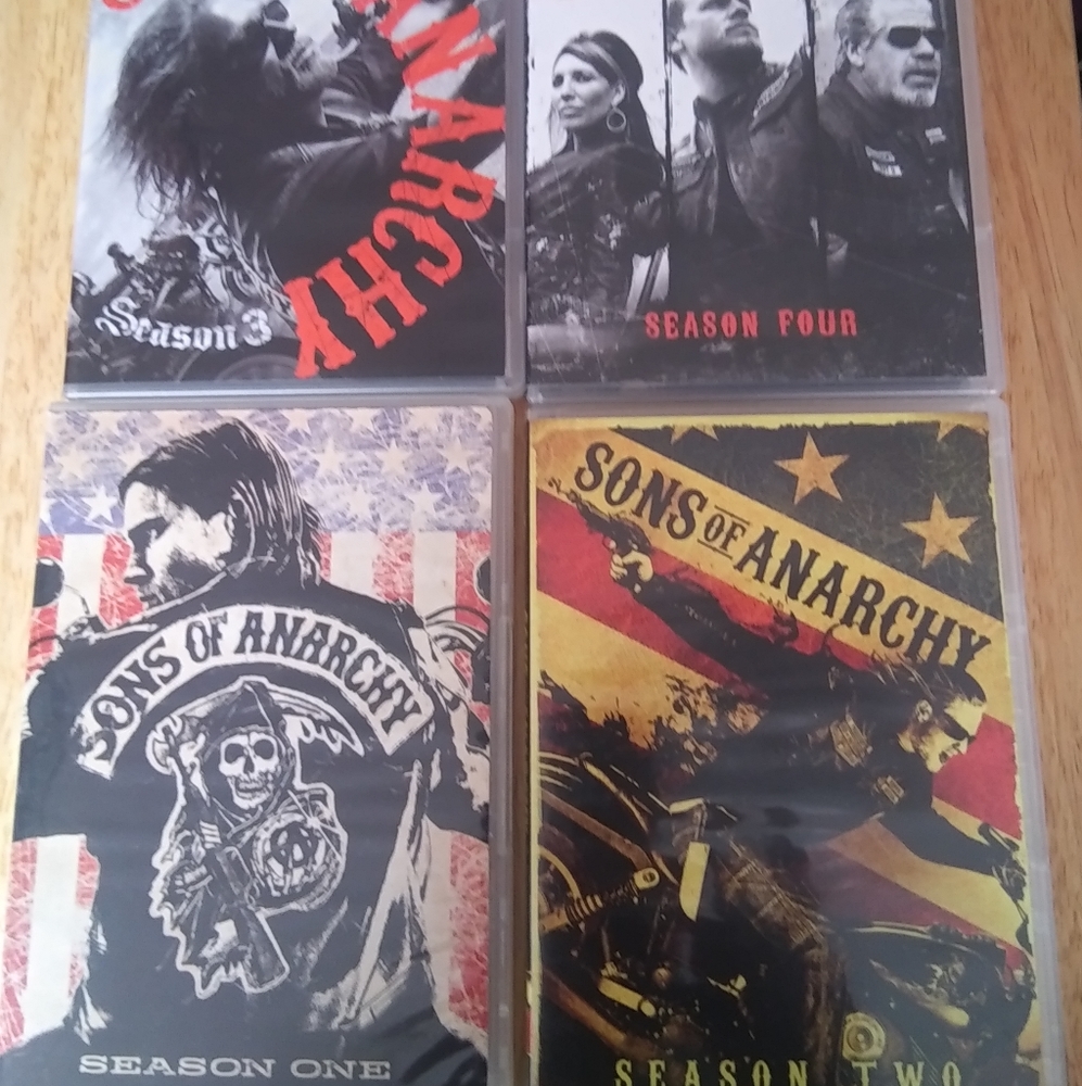 Sons Of Anarchy Season 1-4 on DVD - Picture 1 of 3